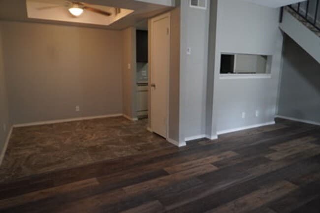 Building Photo - Wonderful 1-bedroom, 1.5-bath loft style condo!