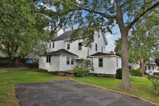 Building Photo - 41 Baker St