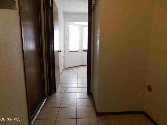 Building Photo - 11249 War Feather Dr