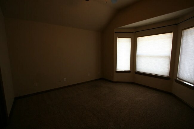 Building Photo - 1502 Scenic Ridge