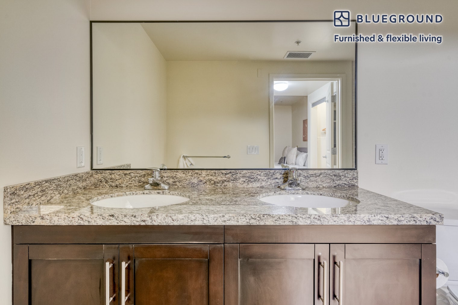 Building Photo - 2865 Park Blvd