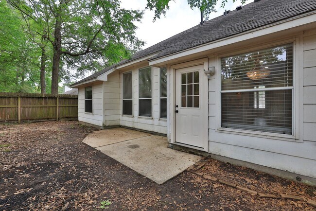 Building Photo - 909 Katie Ln