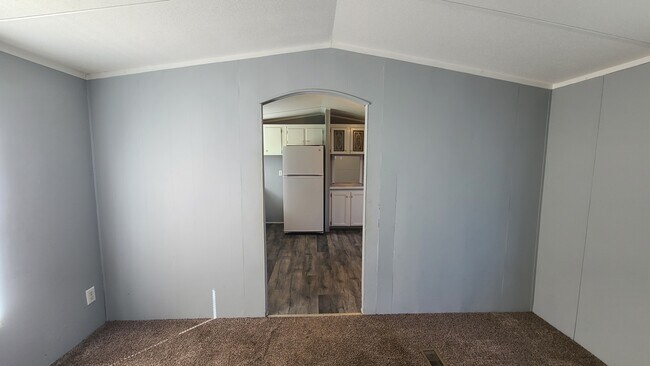 Building Photo - 17 Saturn Ln