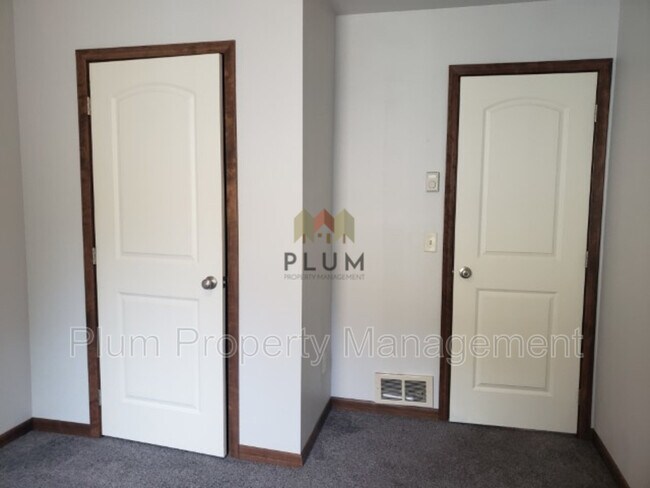 Building Photo - 2130 Mount Ave