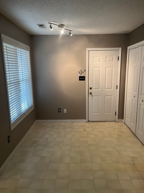 Building Photo - 2024 Capstone Ct