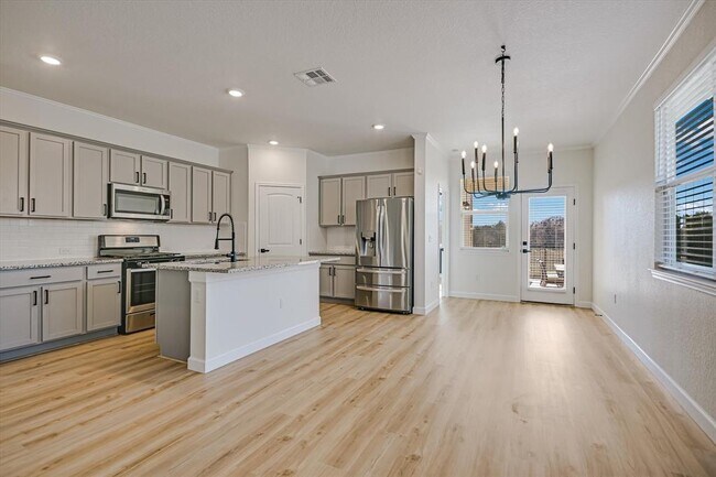 Building Photo - 507 Bluffview Dr.