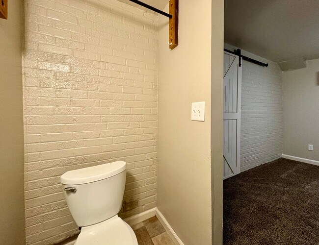 Building Photo - One bedroom Home near Kellogg!