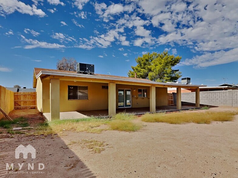 Building Photo - 7562 W Turney Ave