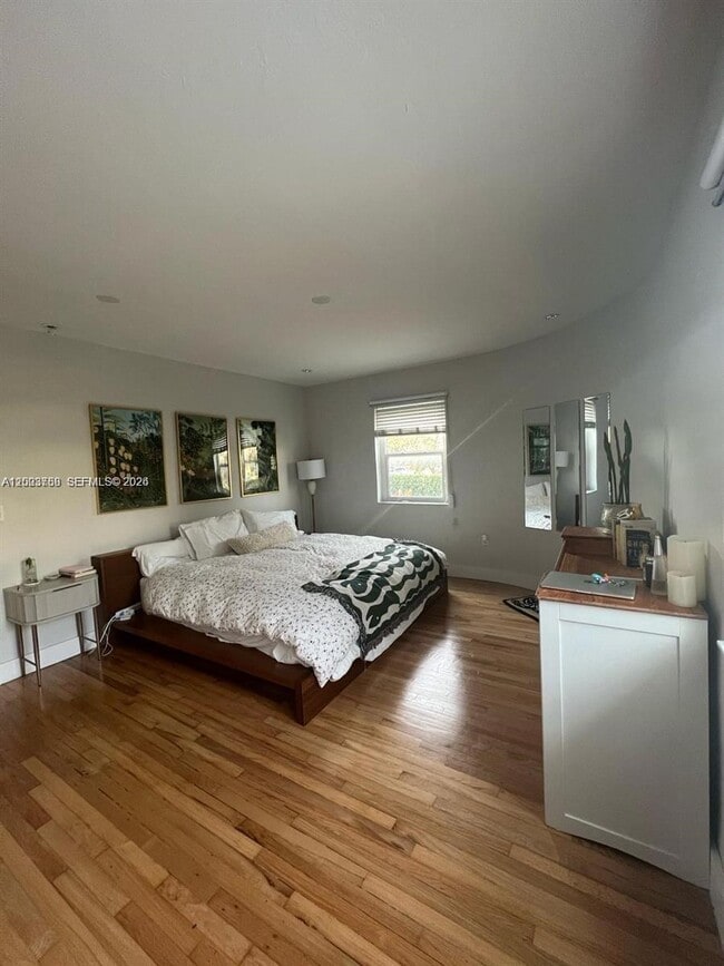 Building Photo - 685 SW 19th Rd