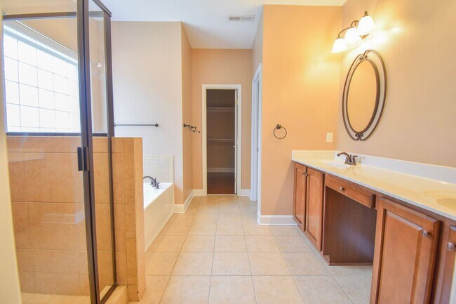 Building Photo - 4 Bedroom 2 Bathroom Home in Anderson Creek