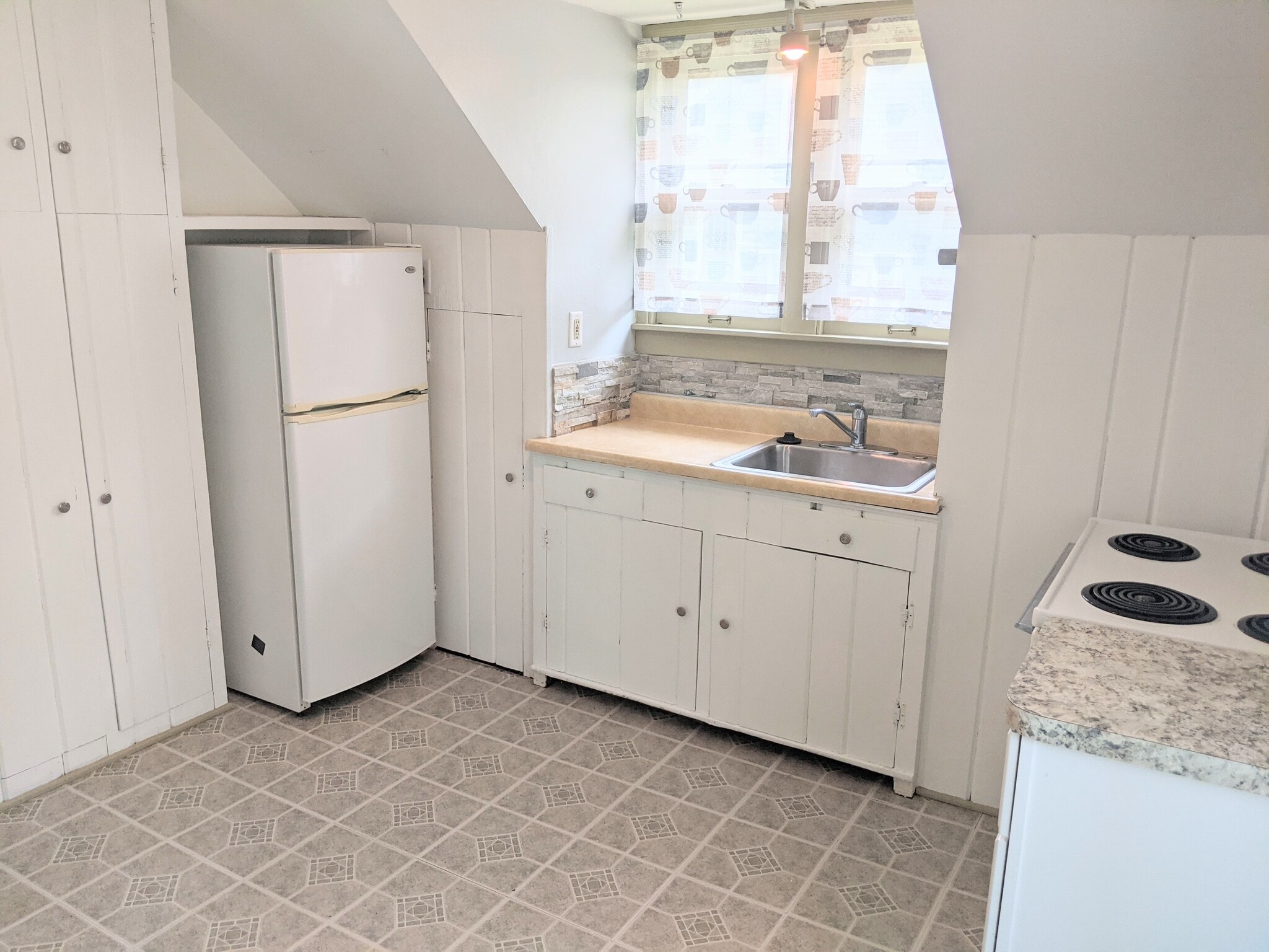 Kitchen - 732 W Shiawassee St