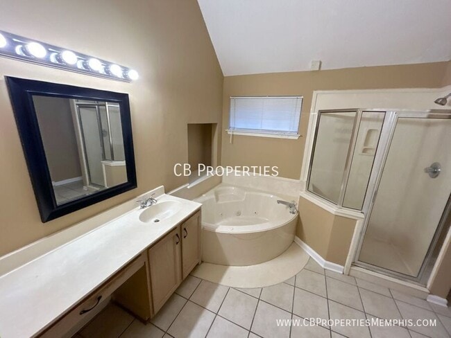 Building Photo - 4294 Bishop Hills Dr