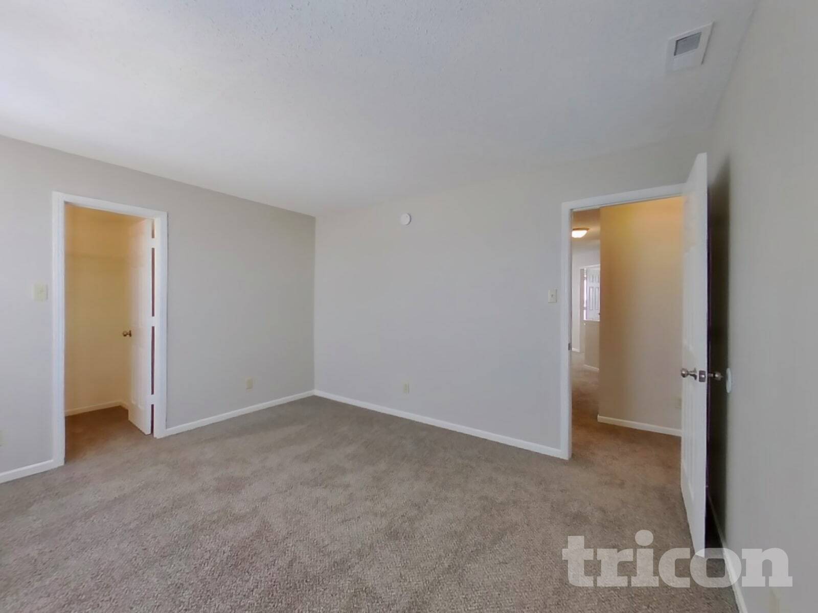 Building Photo - 5624 W Littleton Dr