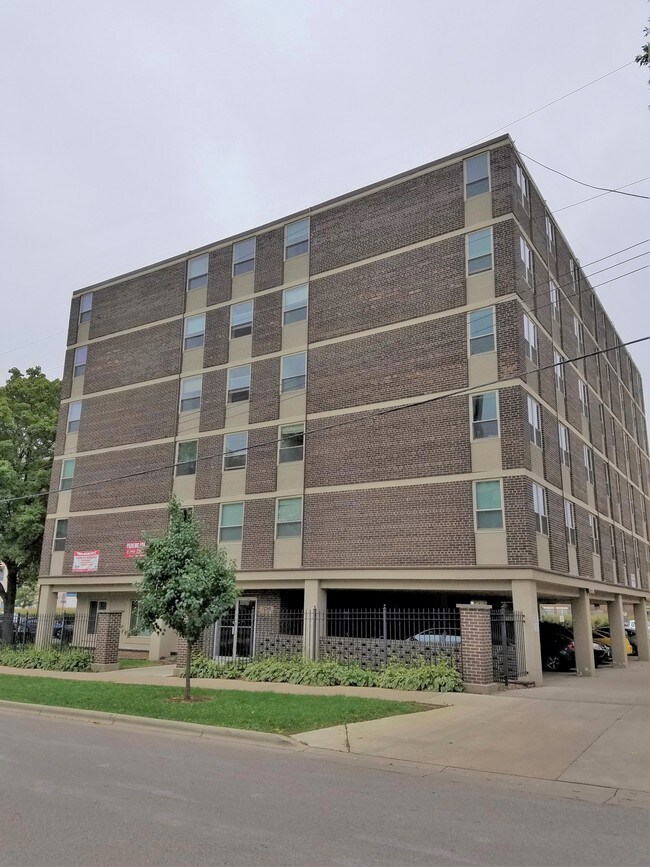 Primary Photo - 1301 Spring St