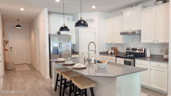 Building Photo - 1790 Mathews Manor Dr