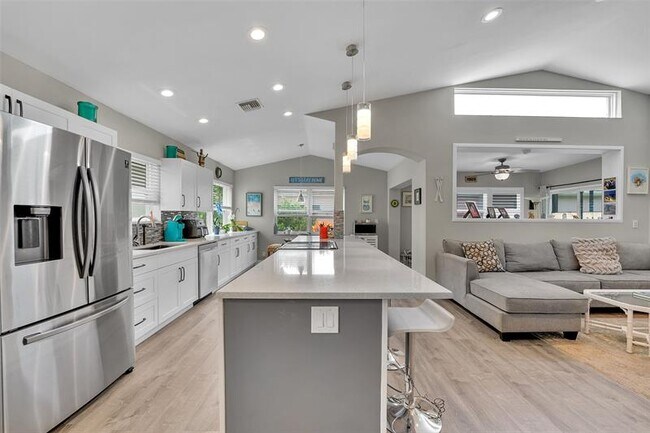 Building Photo - 7917 Travelers Tree Dr