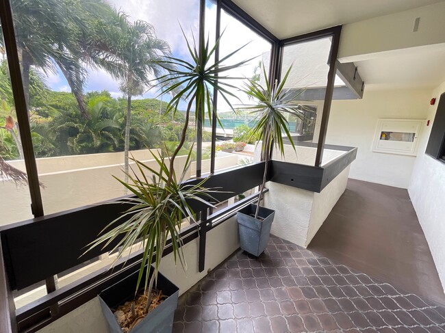 Building Photo - 500 Lunalilo Home Rd