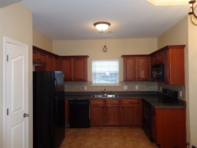 Building Photo - 3021 Community Cir