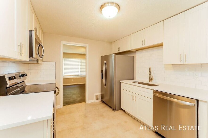 Building Photo - 9 W 89 Terrace