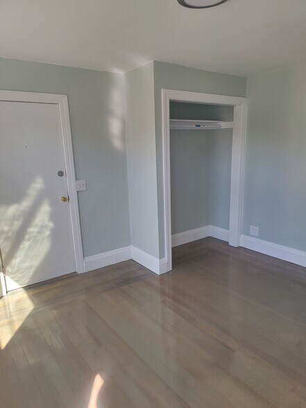 Building Photo - 156 S Bend St