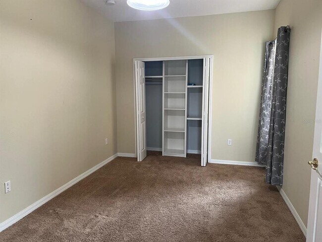 Building Photo - 3535 Somerset Cir