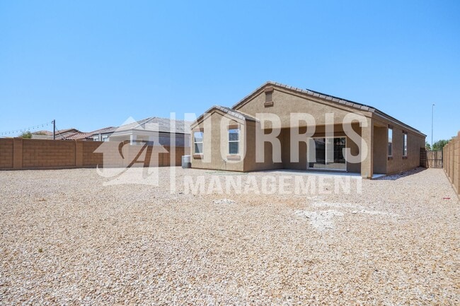 Building Photo - Low Maintenance Home Centrally Located