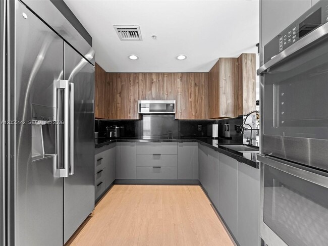 Building Photo - 19400 Turnberry Way