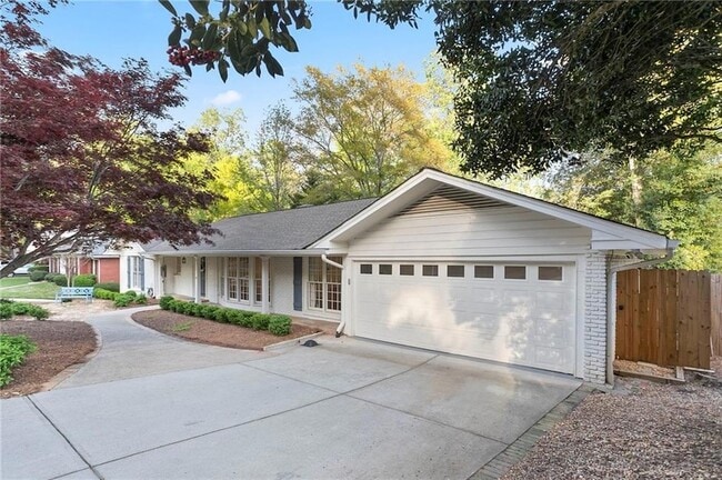 Building Photo - 4555 Runnemede Rd NW