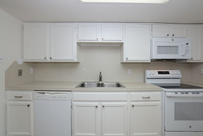 Building Photo - 14777 Wunderlich Dr