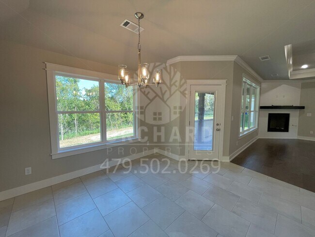 Building Photo - Bella Vista- Single-Family Home- Sought After Creekwood Plan