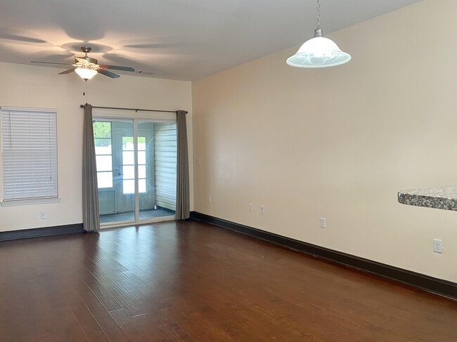 Building Photo - 157 Bella Way