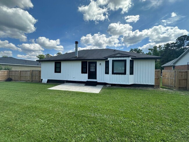 Building Photo - Available now in Amelia Landing Subdivisio...