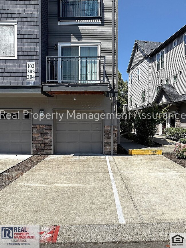 Building Photo - 10733 NE Red Wing Way