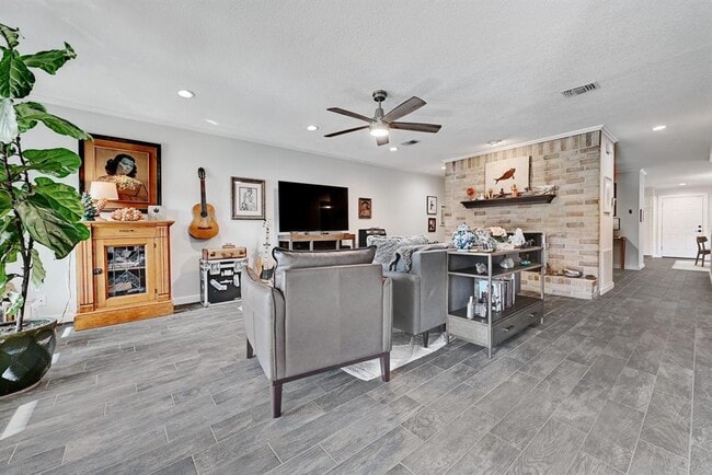 Building Photo - 11133 Pinehurst Dr