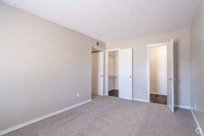 2BR, 1BA -796SF - Albion Apartments