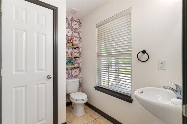 Building Photo - 291 Dahlquist Dr