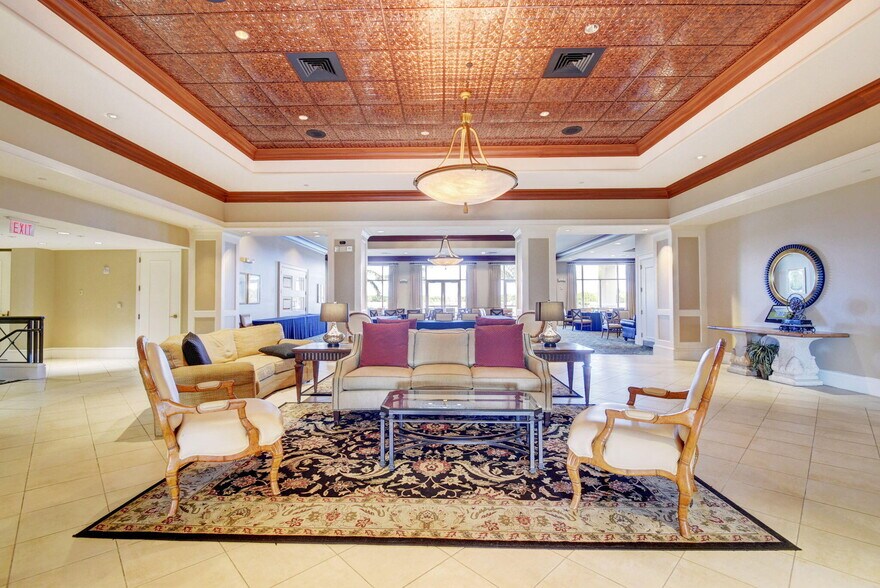 Building Photo - 5547 Fairway Park Dr