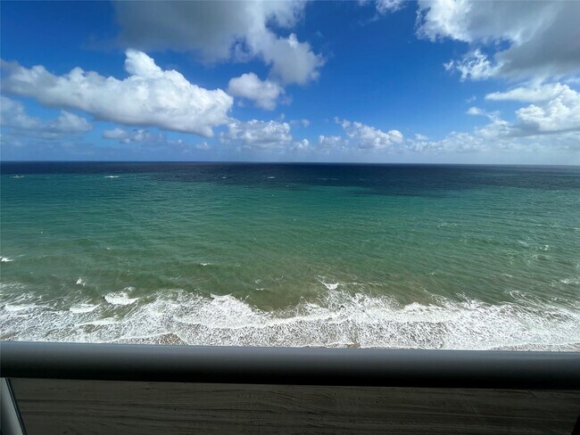 Building Photo - 3500 Galt Ocean Dr