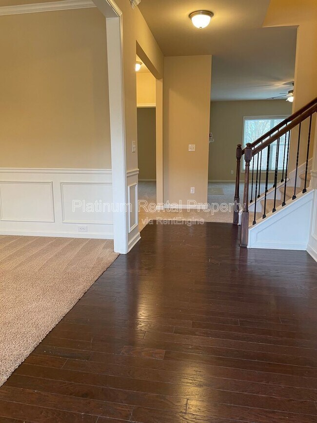 Building Photo - 5755 Rialto Way