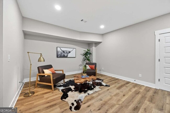 Building Photo - 6651 Malvin Dr