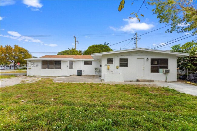 Building Photo - 6200 Fletcher St