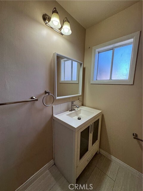 Building Photo - 921 Carob Way