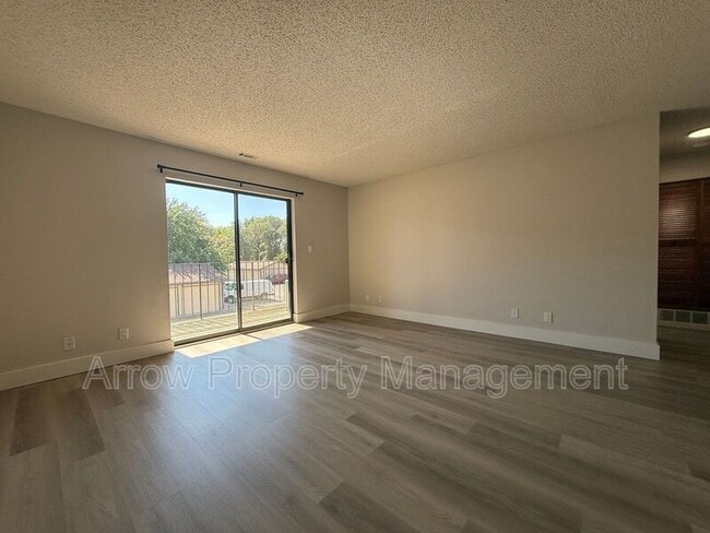 Building Photo - 2350 N 44th St