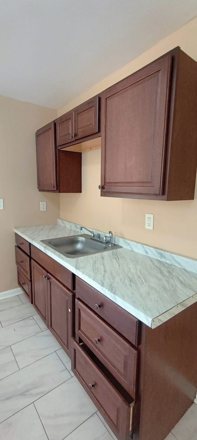 Building Photo - 8353 Alpine St