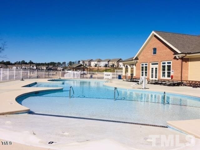 Building Photo - Single Family 4 Bedroom 3 Bathroom for Rent - Guest Bedroom Down