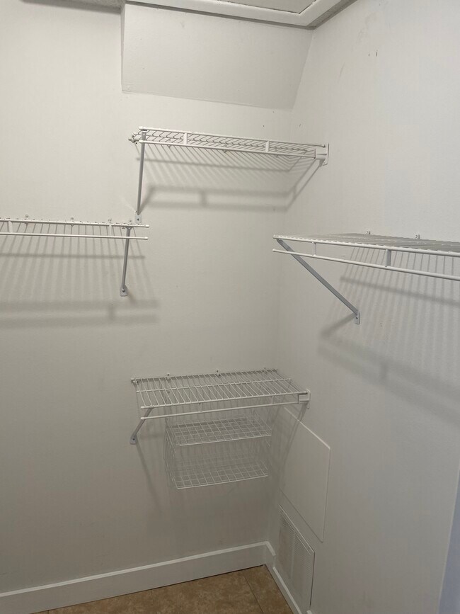 Big walk in closet - 2919 Wainwright Ct