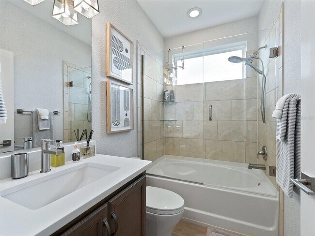 Building Photo - 5672 NW 40th Pl