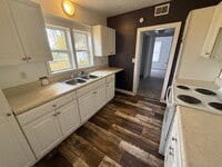 Building Photo - Large Duplex Available 6BD 2 BTH