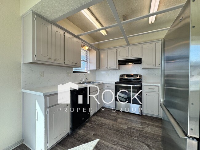Building Photo - 3 Bedroom House in a Great Neighborhood