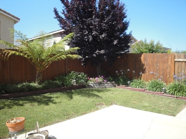 Building Photo - Beautifully upgraded Newer Home